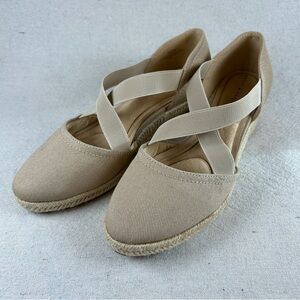 Kelly & Katie ‘Darmuth’ Espadrille Flats in Taupe - size 7